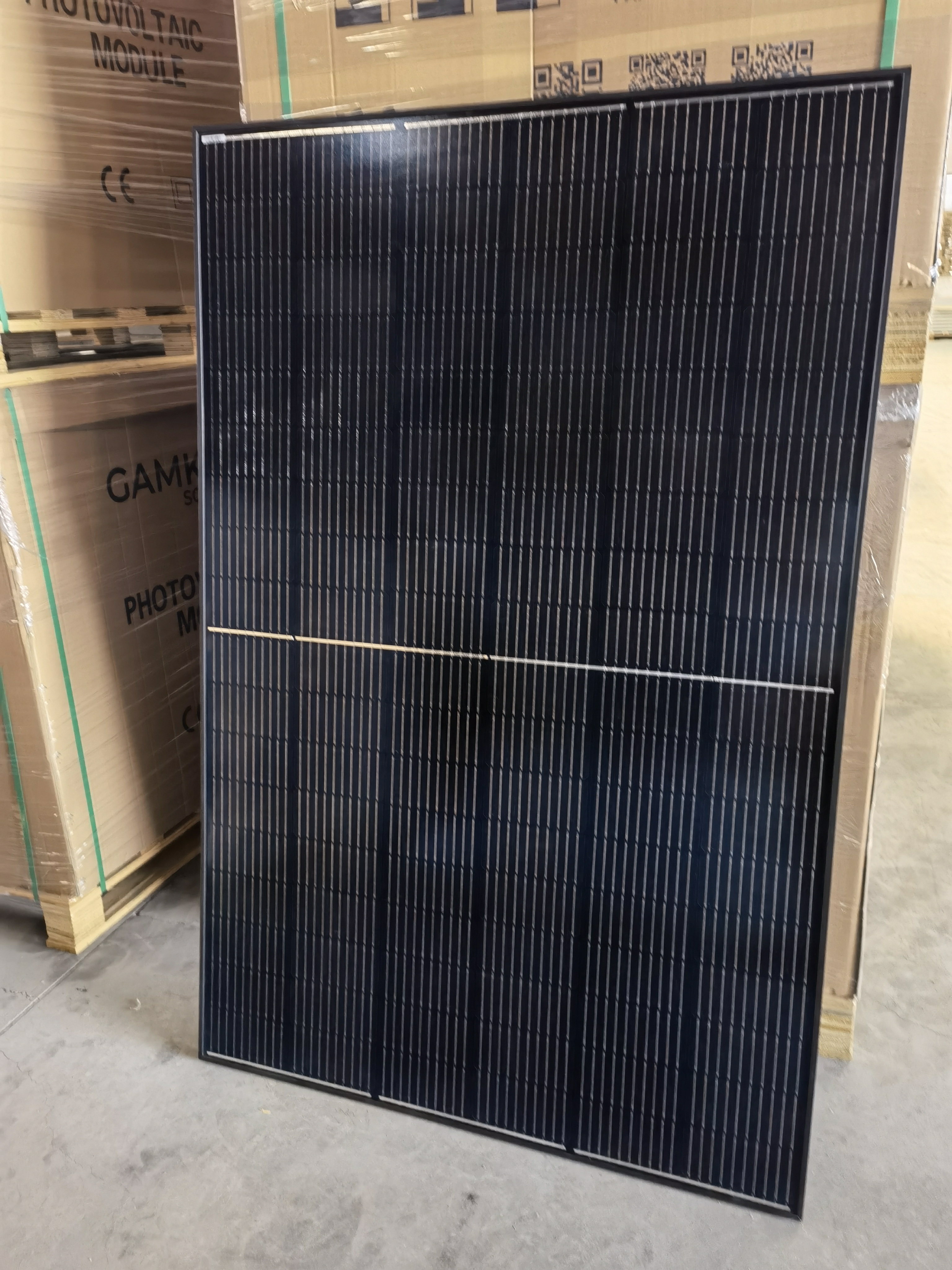 Горячие продажи солнечных панелей PV Mono Crystalline 415W Солнечные энергетические модули Дистрибьюторы в Китае